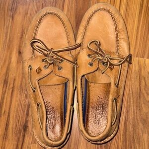 Preloved Sperry Men's Tan Leather Boat Shoes. Men’s 10, in great condition. 8/10